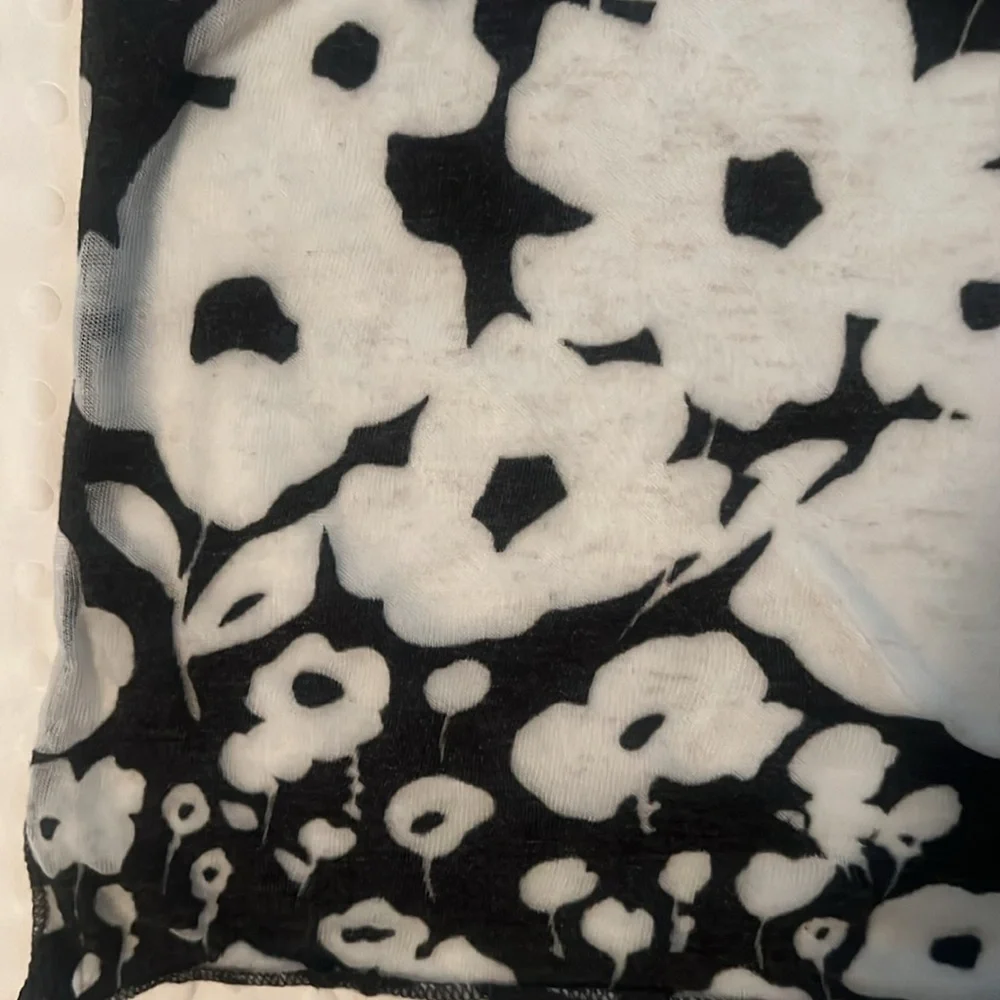 🧣Scarf cotton floral black and white - 68 inches length and 16 inches wide